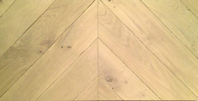 Aged flooring Decorative parquets Point de Hongrie - Chevron - Naturel
